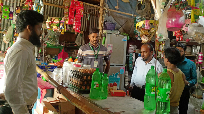 বালিয়াকান্দিতে ভোক্তার অভিযানে তিন ব্যবসায়ীকে ১২ হাজার টাকা জরিমানা